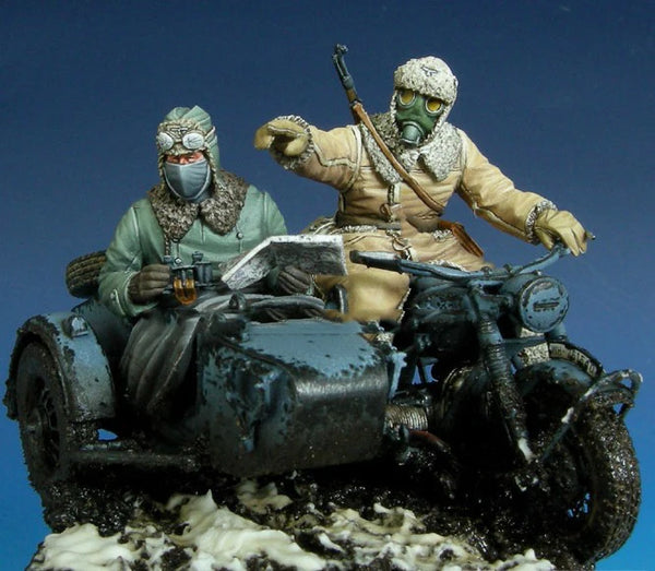 1/35 WWII Motorcycle Sidecar, 2 Figures, Resin Model Figure Kit, Unassembled and Unpainted