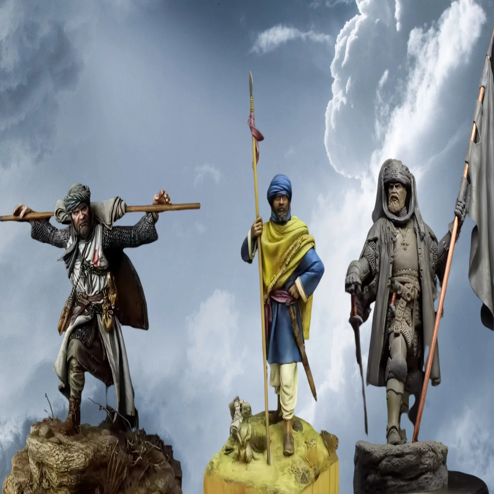 1/24 Warriors with Cross-Staff and Pike, 3 Figures, Resin Model Figure Kit, Fantasy Theme, Unassembled and Unpainted