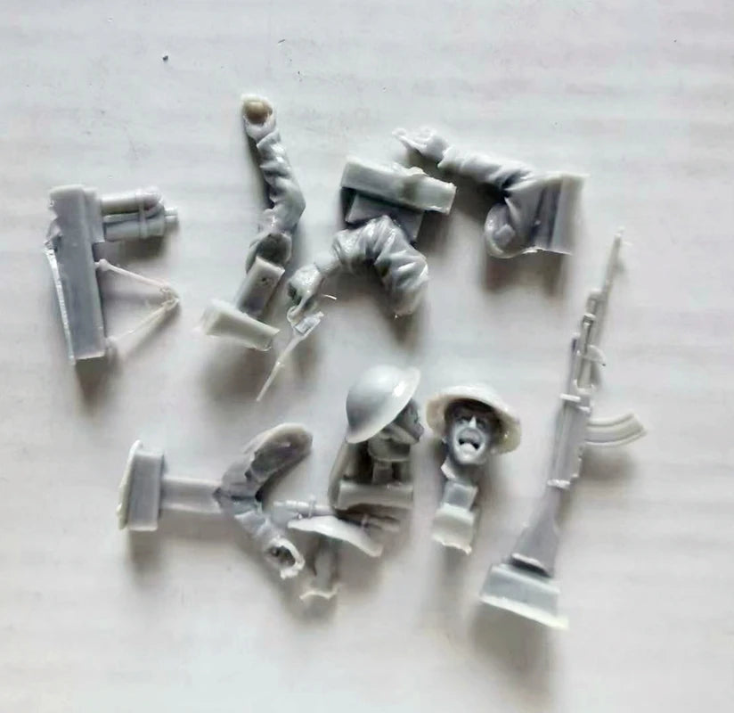 1/35 WWII German Officer with Combat Squad, 4 Figures, Resin Model Figure Kit, Unassembled and Unpainted