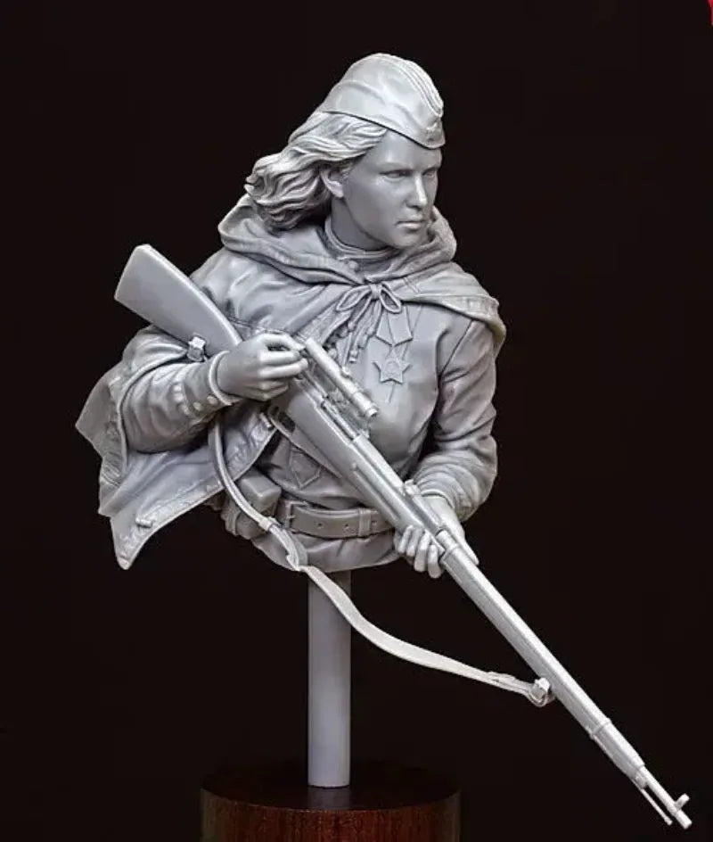1/10 WWII Soviet Female Soldier with Rifle, Resin Model Bust Kit, Unassembled and Unpainted
