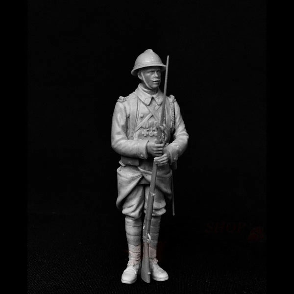 1/35 WWI Soldier with Pith Helmet, Resin Model Figure Kit, Unassembled and Unpainted