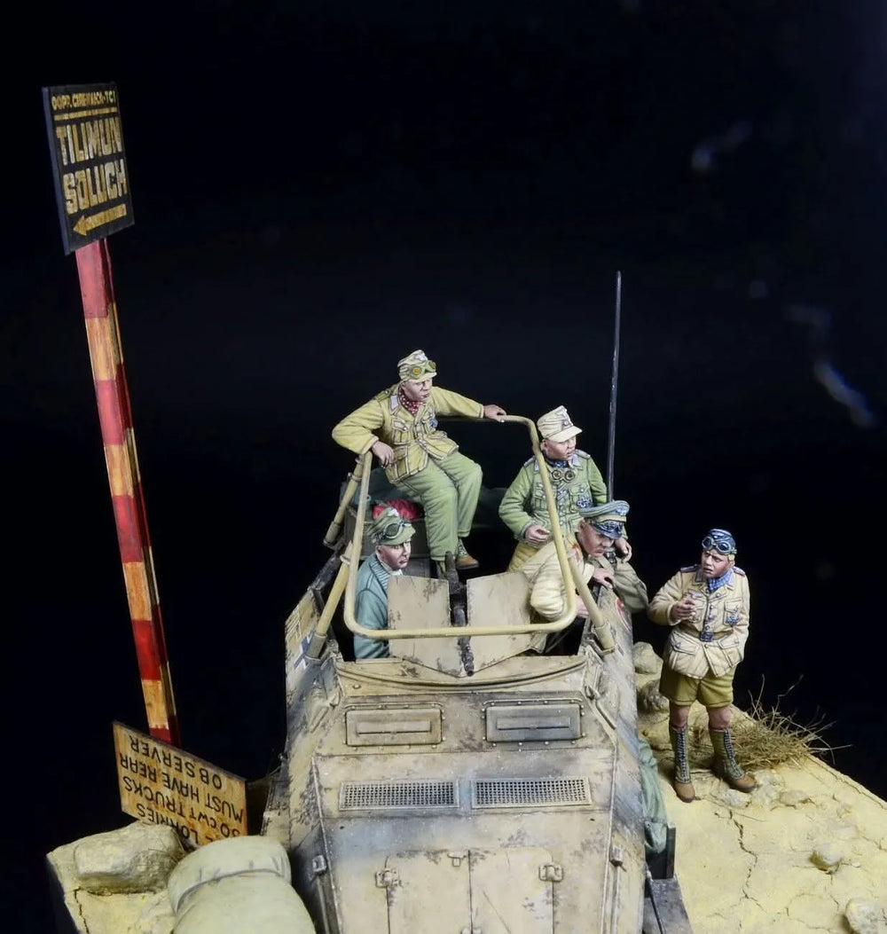 1/35 WWII German Infantry Dismounting Half-Track, 5 Figures, Resin Model Figure Kit, Unassembled and Unpainted
