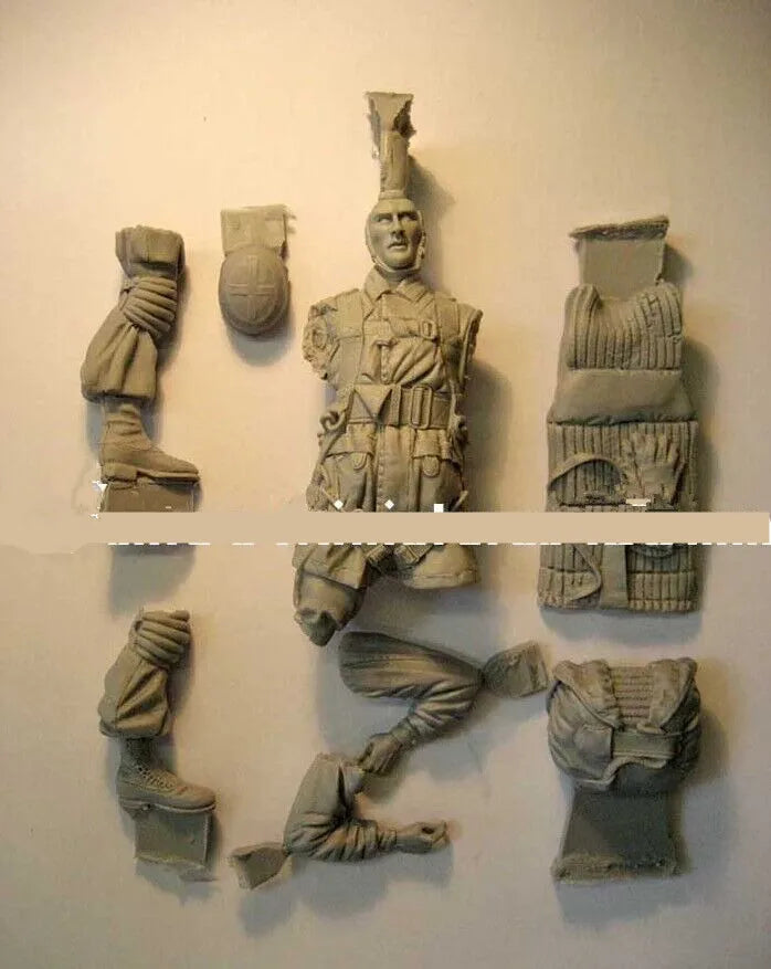 1/16 WWII US Officer Observing with Binoculars, Resin Model Figure Kit, Unassembled and Unpainted