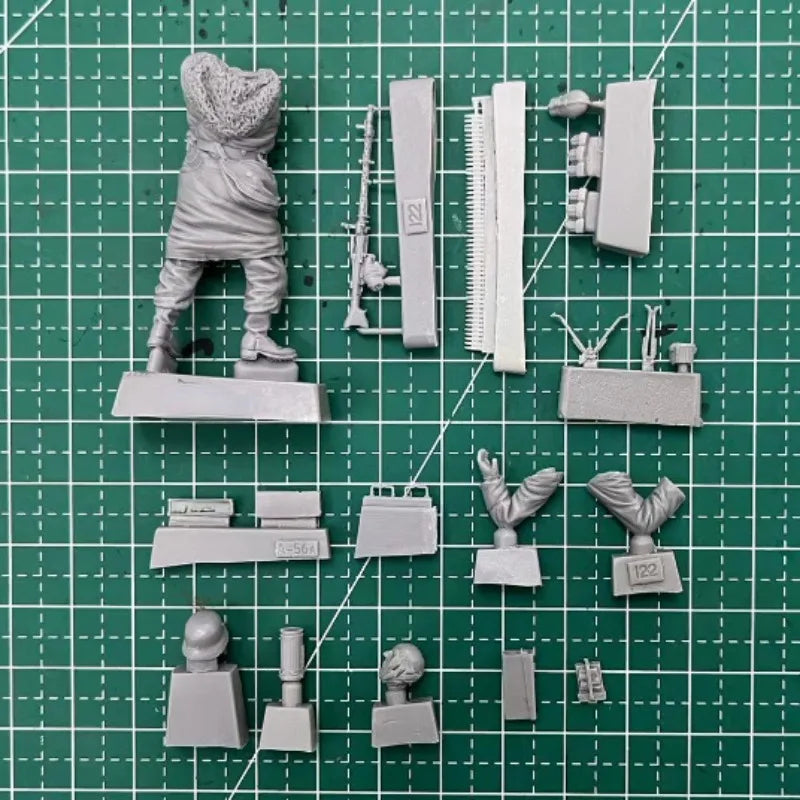 1/35 WWII German Prone Machine Gunner, Resin Model Figure Kit, Unassembled and Unpainted