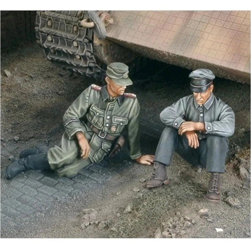 1/35 WWII German Tank Crew at Rest, 5 Figures, Resin Model Figure Kit, Unassembled and Unpainted