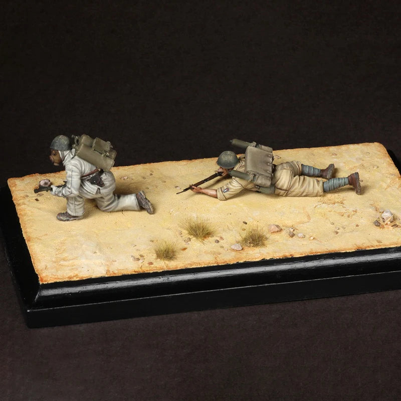 1/35 Modern Desert Infantry Squad, 2 Figures, Resin Model Figure Kit, Unassembled and Unpainted
