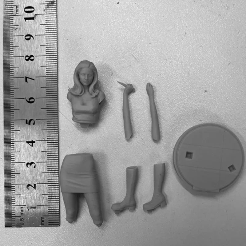 1/24 Modern Buffy the Vampire Slayer, Resin Model Figure Kit, Unassembled and Unpainted