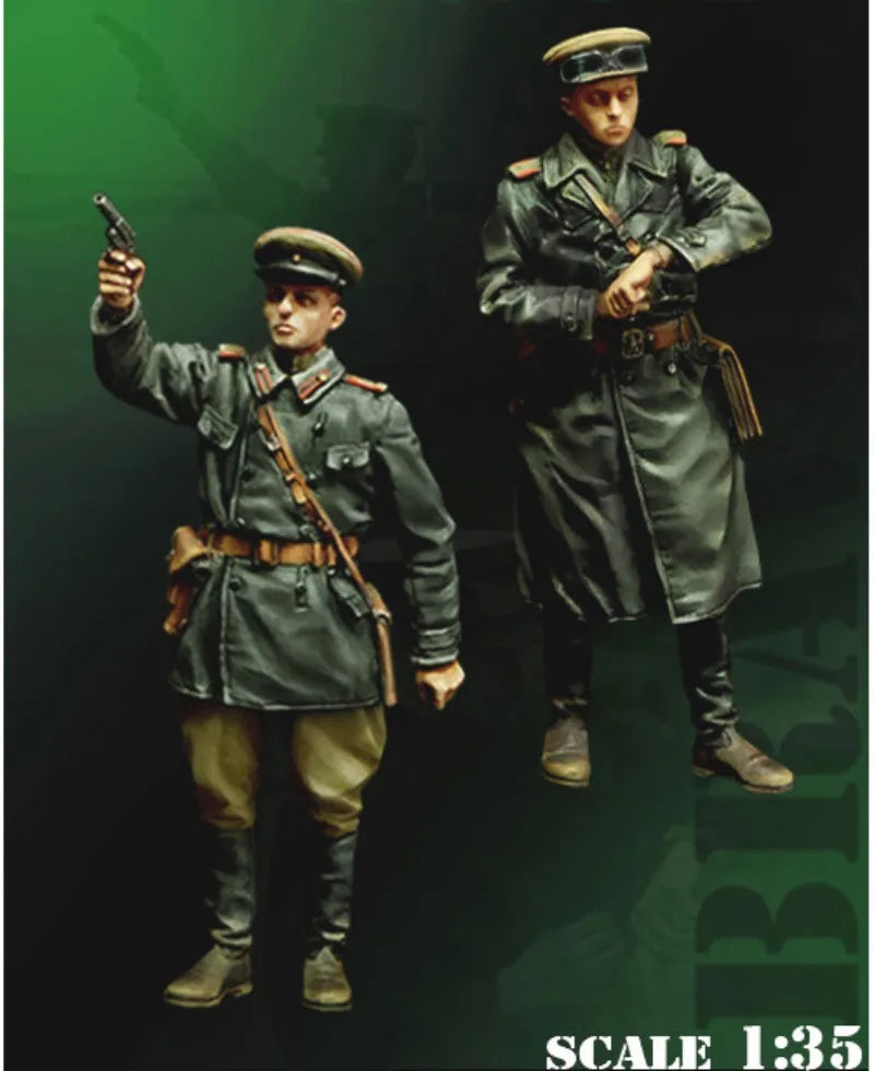 1/35 WWI Russian Imperial Officers, 2 Figures, Resin Model Figure Kit, Unassembled and Unpainted