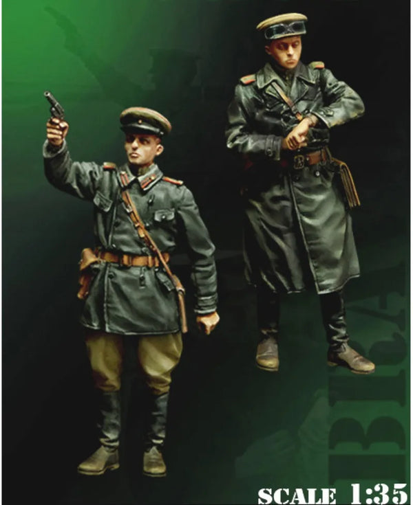 1/35 WWI Russian Imperial Officers, 2 Figures, Resin Model Figure Kit, Unassembled and Unpainted