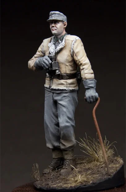 1/35 WWI Officers in Khaki, Resin Model Figure Kit, Unassembled and Unpainted