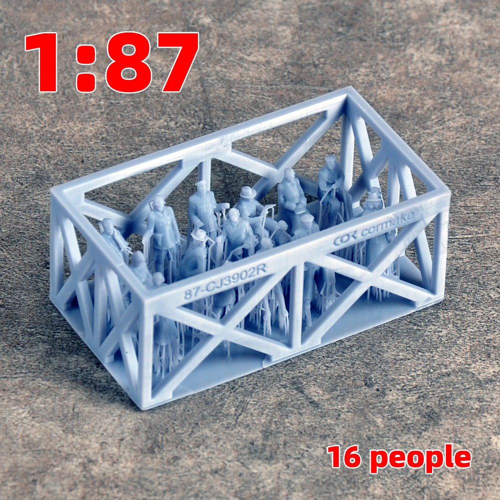 1/35 Civilian Town Residents, 8 Figures, Resin Model Figure Kit, Historical Theme, Unassembled and Unpainted