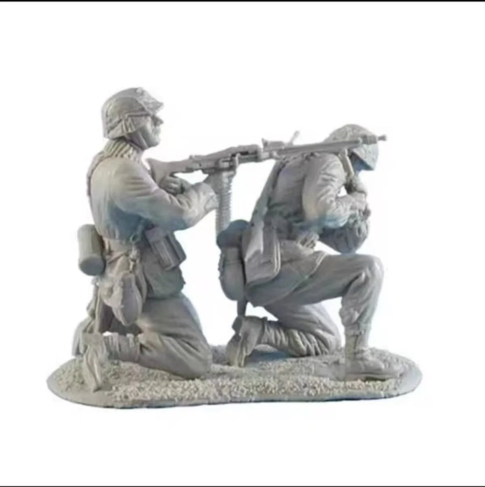 1/35 WWII German & Allied Soldiers, 2 Figures, Resin Model Figure Kit, Unassembled and Unpainted