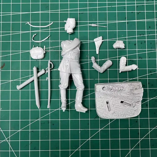 1/24 Napoleonic Austrian Cavalry Officer with Pelisse, Resin Model Figure Kit, Unassembled and Unpainted