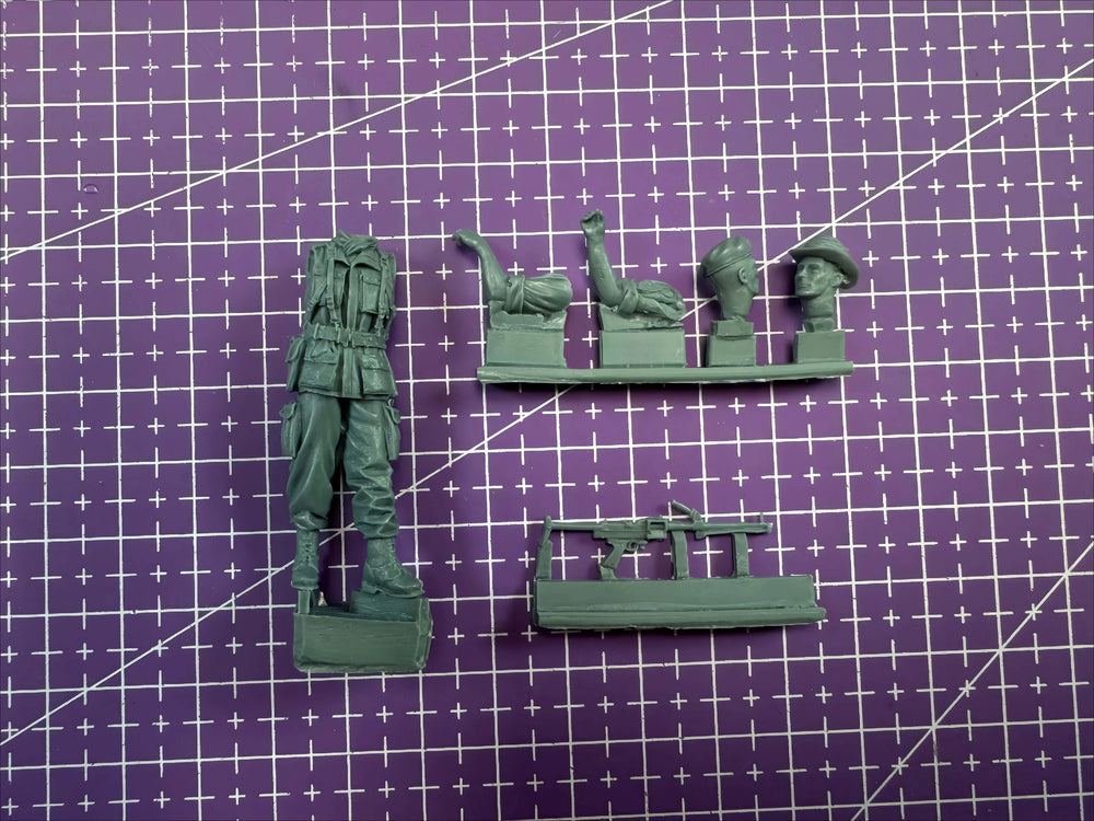 1/35 Modern Tactical Operator with Leg Holster, Resin Model Figure Kit, Unassembled and Unpainted