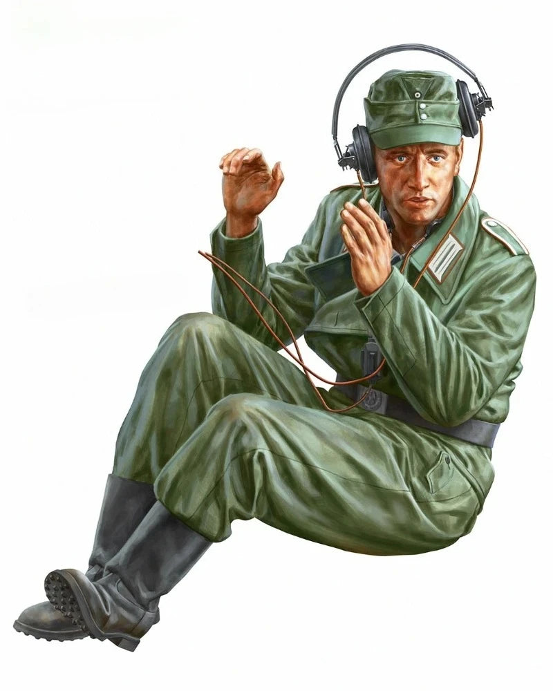 1/16 WWII German Half-Track Radio Operator, Resin Model Figure Kit, Unassembled and Unpainted