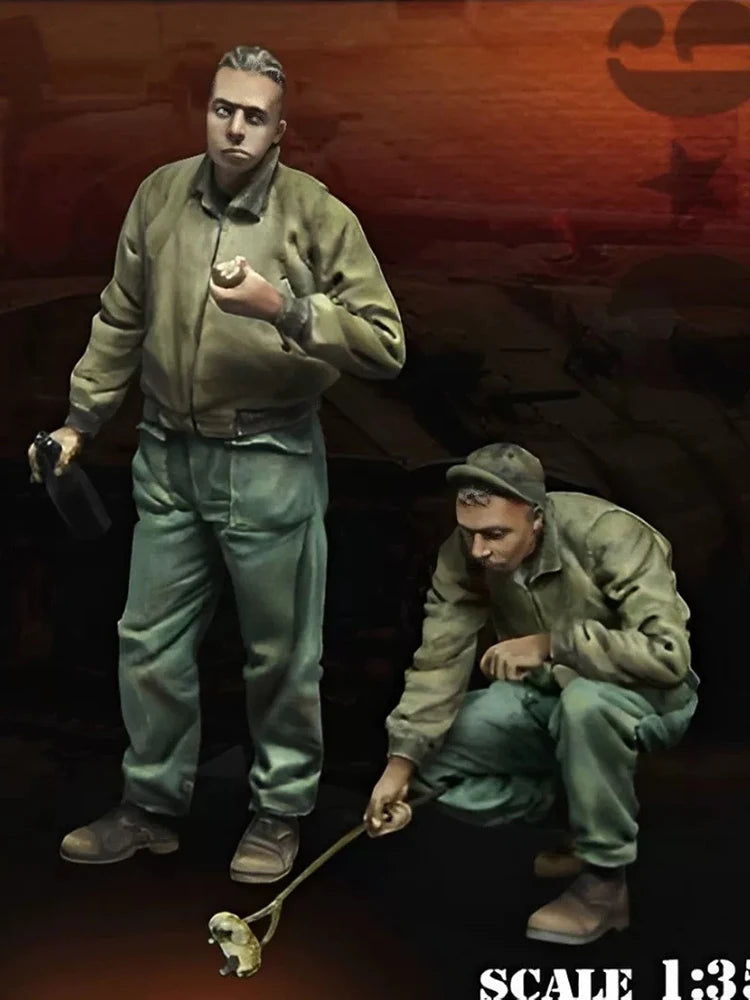 1/35 WWII German Infantry Squad in Combat, 2 Figures, Resin Model Figure Kit, Unassembled and Unpainted
