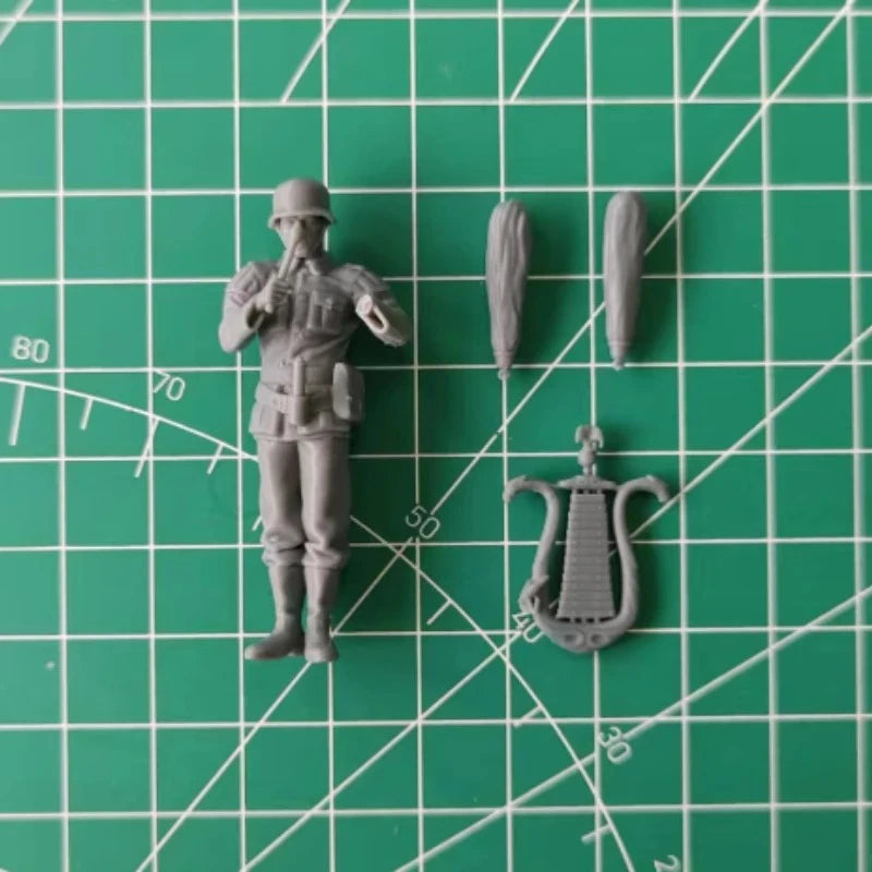 1/35 German Military Band Musicians, 5 Figures, Resin Model Figure Kit, Military Theme, Unassembled and Unpainted