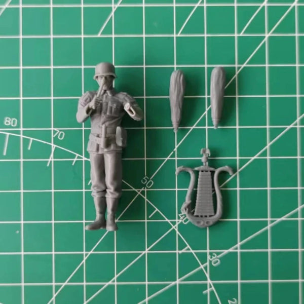 1/35 German Military Band Musicians, 5 Figures, Resin Model Figure Kit, Military Theme, Unassembled and Unpainted