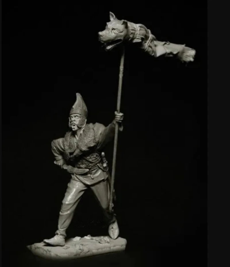 1/24 Ancient Roman Dacian Draconarius, Resin Model Figure Kit, Unassembled and Unpainted