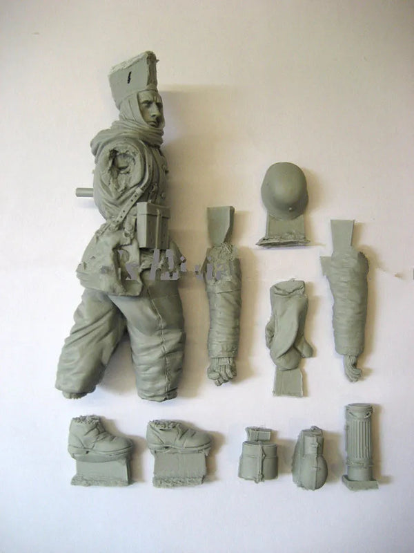 1/16 WWII German Winter Combat Troops, 2 Figures, Resin Model Figure Kit, Unassembled and Unpainted