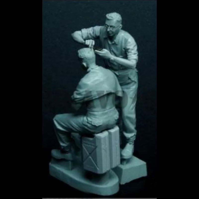 1/35 WWII German Soldier Receiving First Aid, 3 Figures, Resin Model Figure Kit, Unassembled and Unpainted