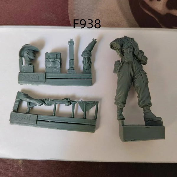 1/35 WWII Commonwealth Infantryman, Resin Model Figure Kit, Unassembled and Unpainted