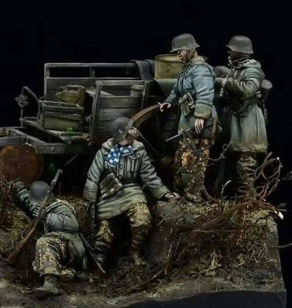 1/35 WWII Soldiers with Transport, 4 Figures, Resin Model Figure Kit, Unassembled and Unpainted
