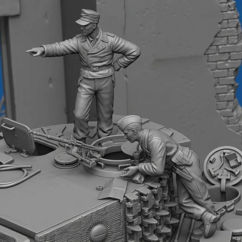 1/35 WWII Tank Crewmen, 2 Figures, Resin Model Figure Kit, Unassembled and Unpainted