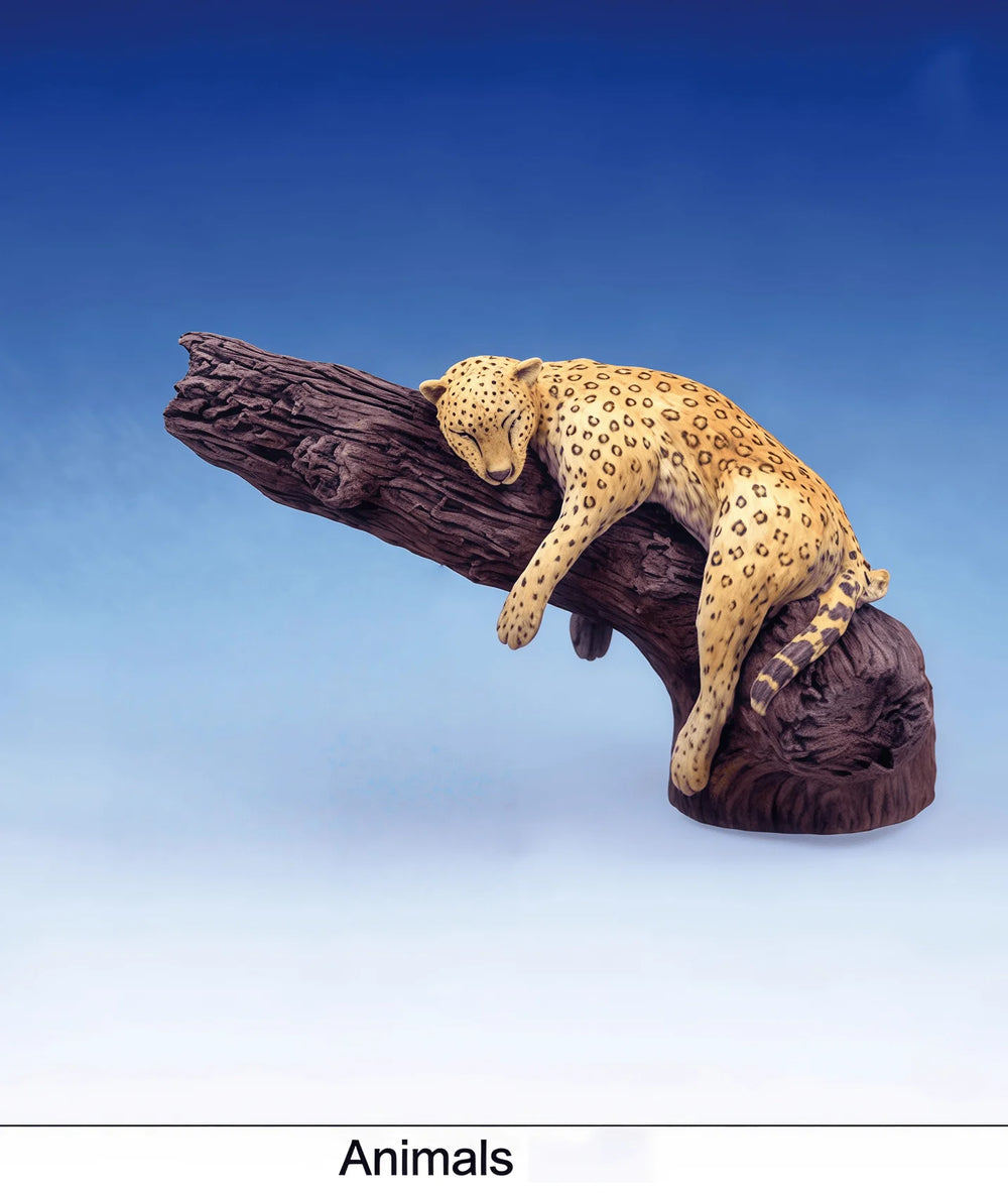 1/35 Leopard Resting on Branch, Resin Model Creature Kit, Wildlife Theme, Unassembled and Unpainted