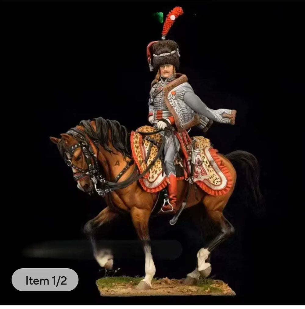 90mm Napoleonic French Dragoon Officer with Carbine and Plume, Resin Model Figure Kit, Unassembled and Unpainted