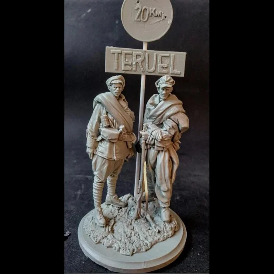 1/24 WWI Spanish Civil War Soldiers with Base, 2 Figures, Resin Model Figure Kit, Unassembled and Unpainted
