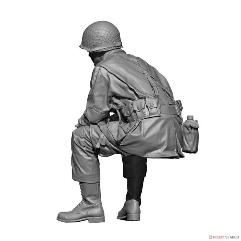 1/35 WWII US Infantryman in Tactical Crouch, Resin Model Figure Kit, Unassembled and Unpainted