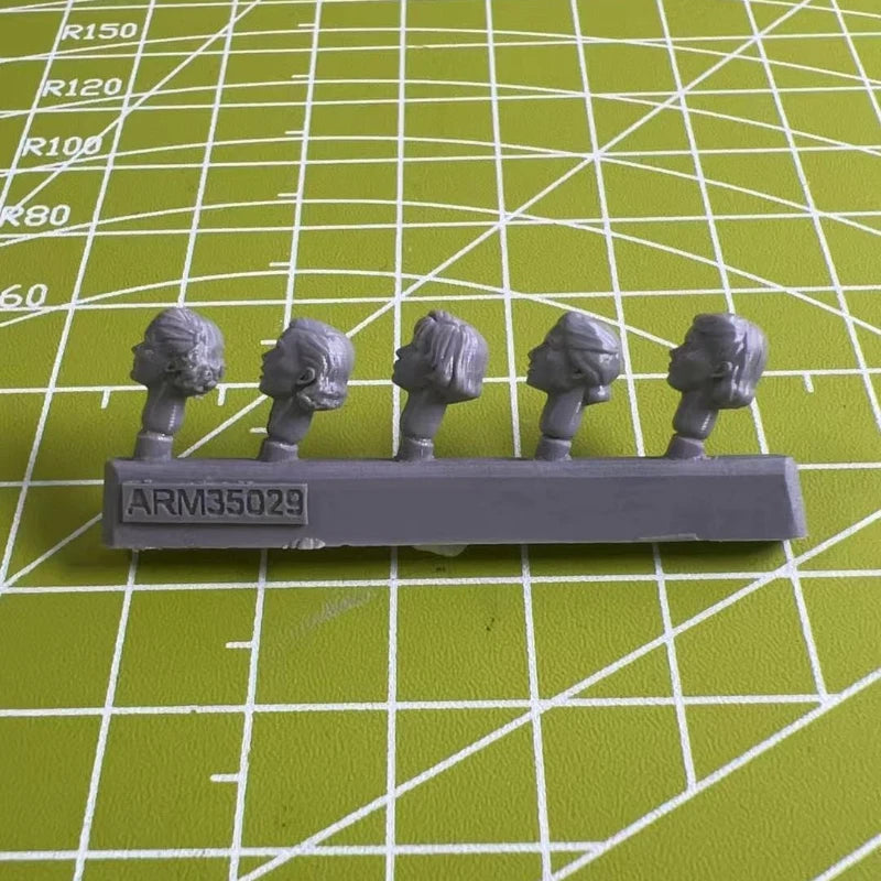 1/35 Modern Soldier Head Replacements, 28 Figures, Resin Model Accessory Kit, Unassembled and Unpainted