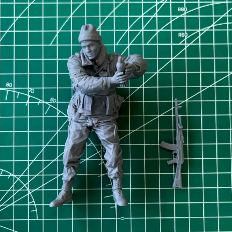 1/16 Modern Russian Mortar Crew Loader, Resin Model Figure Kit, Unassembled and Unpainted