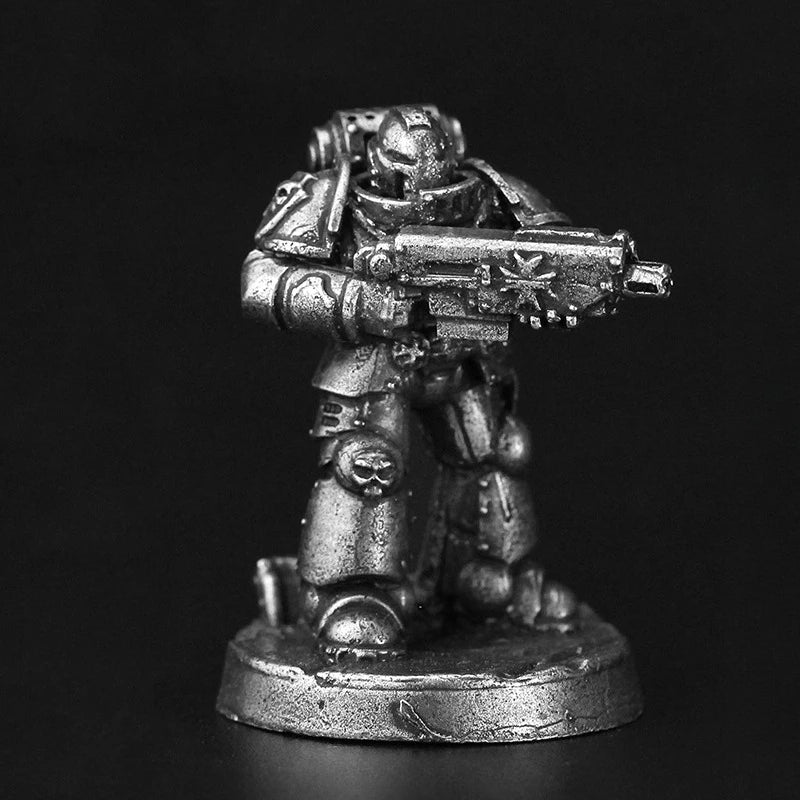 32mm Armored Sci-Fi Soldiers, 9 Figures, Resin Model Figure Kit, Sci-Fi Theme, Unassembled and Unpainted