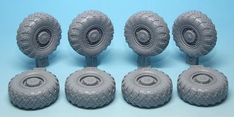 1/35 Cold War Soviet Scud B Missile Launcher, Resin Model Vehicle Kit, Unassembled and Unpainted