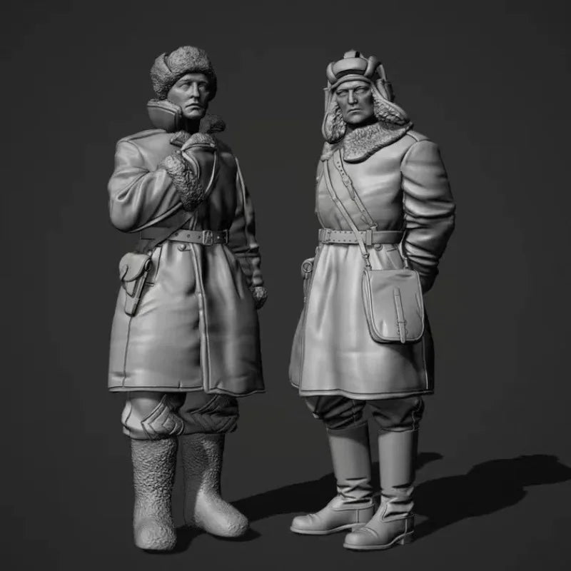 1/35 WWII Soviet Tank Commander with Binoculars and Loader, 2 Figures, Resin Model Figure Kit, Unassembled and Unpainted