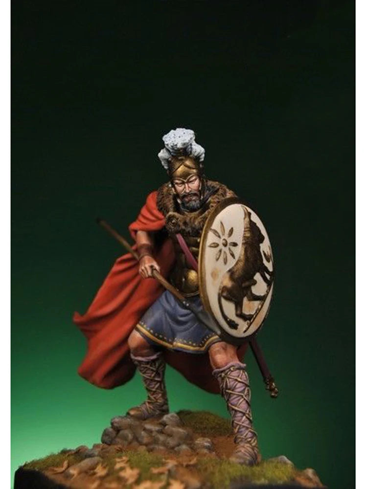 1/24 Medieval Crowned Warrior with Red Cloak and Shield, Resin Model Figure Kit, Unassembled and Unpainted