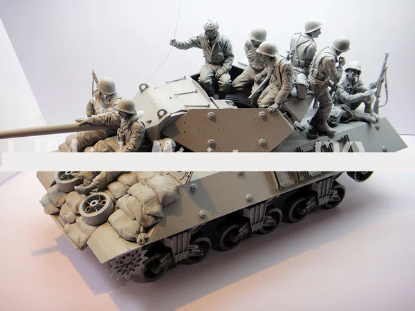 1/16 WWII Military Crew, 7 Figures, Resin Model Figure Kit, Unassembled and Unpainted