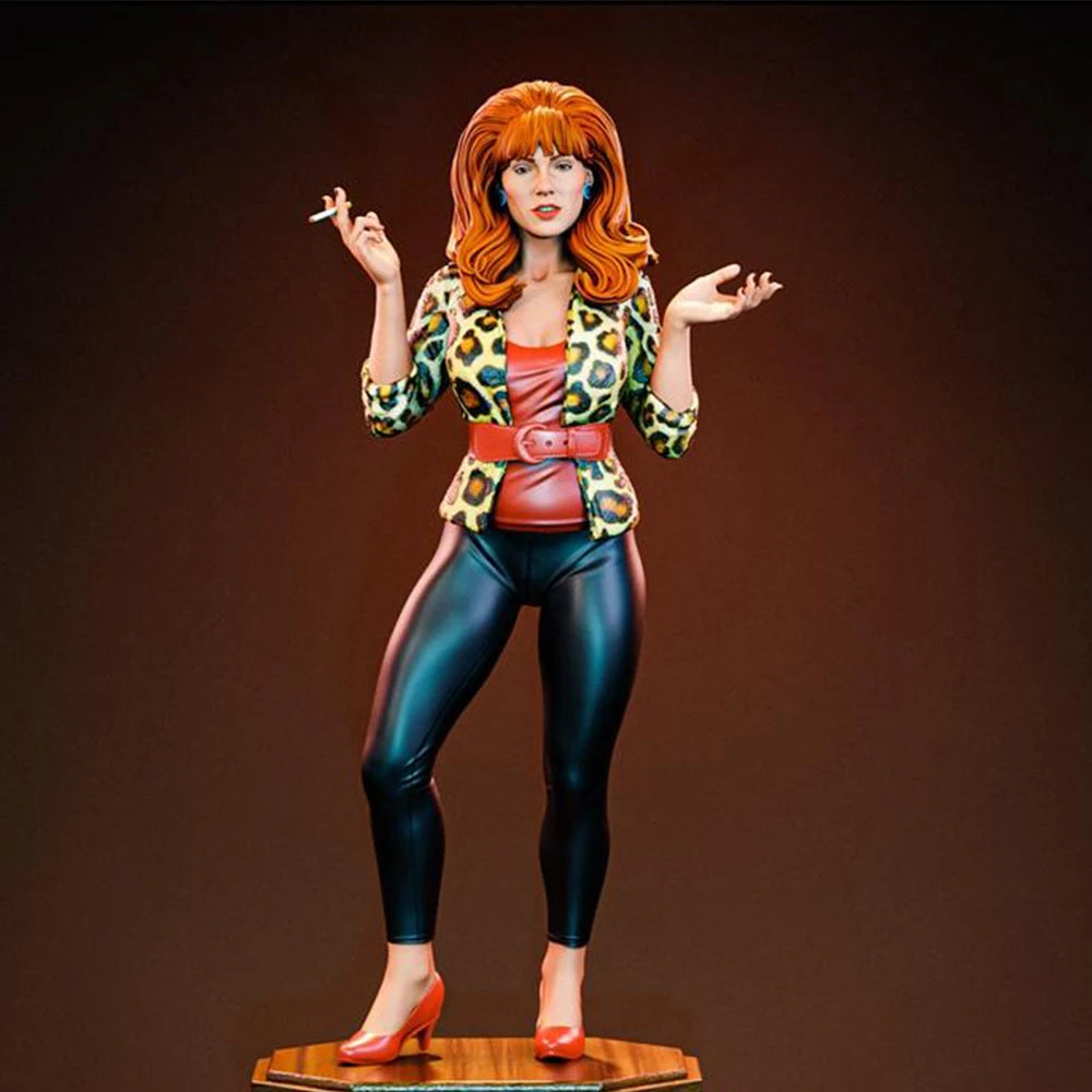 1/24 Female in Patterned Jacket Expressive Pose, Resin Model Figure Kit, Anime Theme, Unassembled and Unpainted