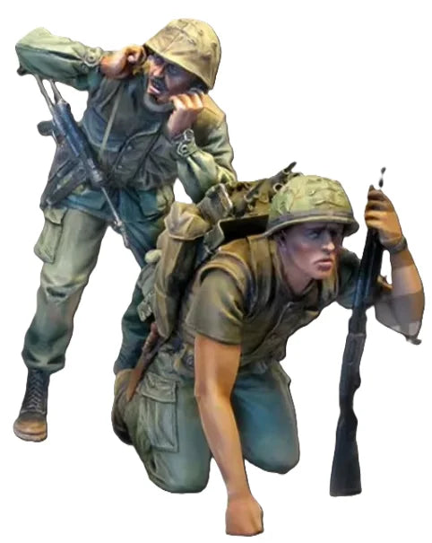 1/35 WWII American Infantry Squad Assaulting, 2 Figures, Resin Model Figure Kit, Unassembled and Unpainted