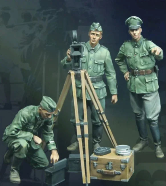 1/35 WWII Surveying Engineers, 3 Figures, Resin Model Figure Kit, Unassembled and Unpainted