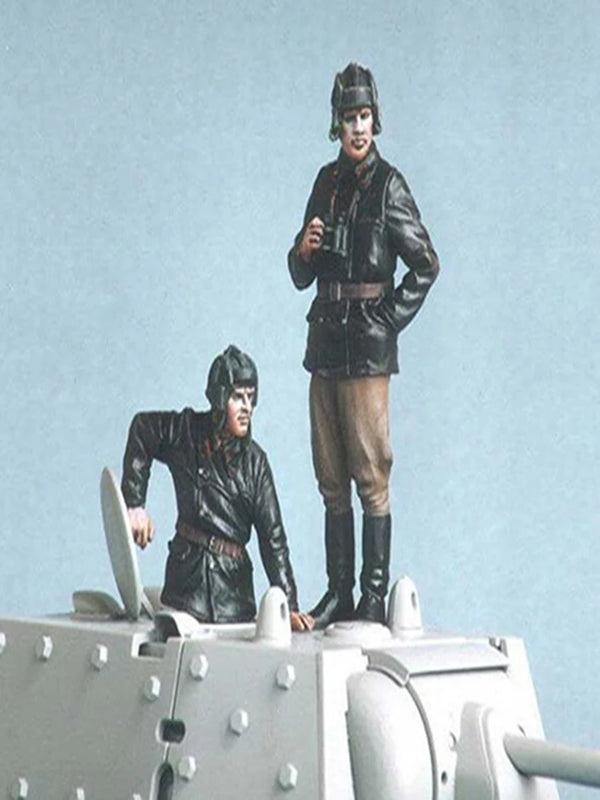 1/35 WWII German Tank Crew, 2 Figures, Resin Model Figure Kit, Unassembled and Unpainted