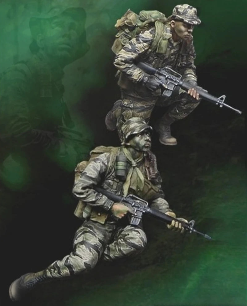 1/35 Vietnam War US LRRP, 2 Figures, Resin Model Figure Kit, Unassembled and Unpainted