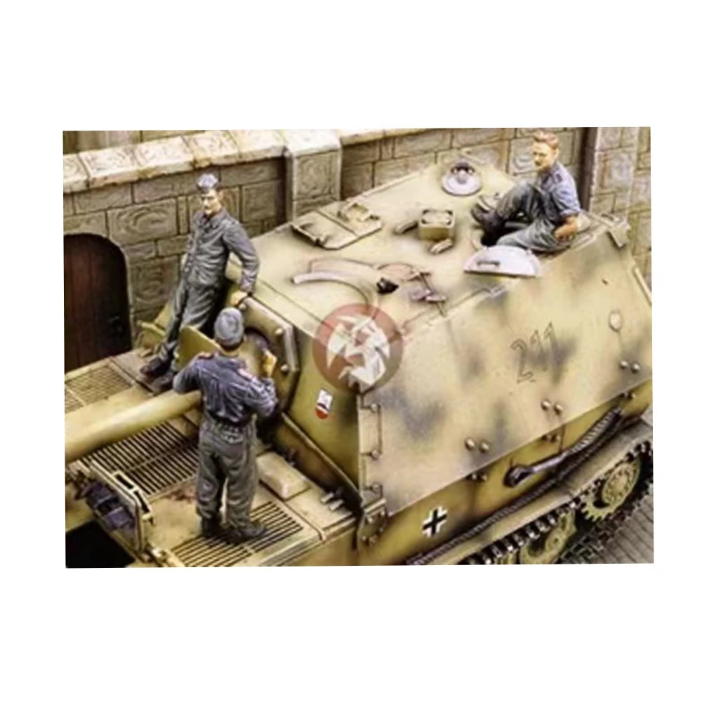 1/35 WWII German Jagdpanzer Tiger Crew, 3 Figures, Resin Model Figure Kit, Unassembled and Unpainted