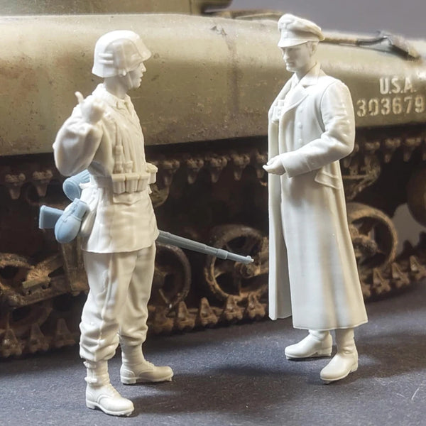 1/35 WWII U.S. Army Grenadiers, 2 Figures, Resin Model Figure Kit, Unassembled and Unpainted