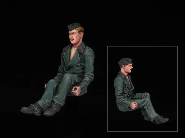 1/35 WWII Soldier Seated, Resin Model Figure Kit, Unassembled and Unpainted