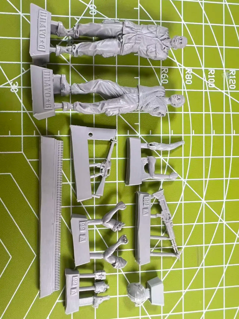 1/35 Vietnam War Jungle Soldiers, 2 Figures, Resin Model Figure Kit, Unassembled and Unpainted