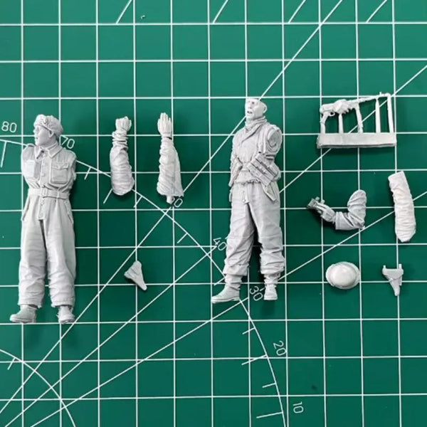 1/35 WWII Soviet Winter Combat Soldiers, 8 Figures, Resin Model Figure Kit, Unassembled and Unpainted
