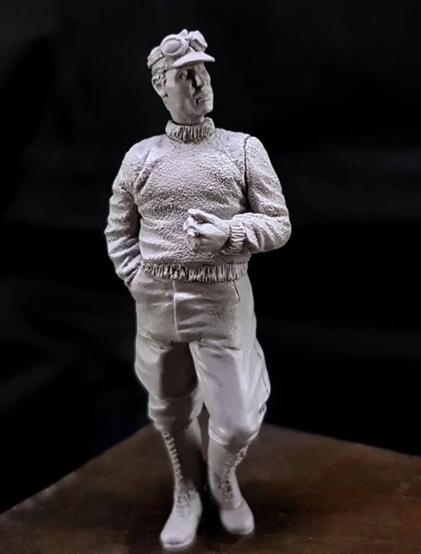 1/35 WWII Military Officer at Rest, Resin Model Figure Kit, Unassembled and Unpainted